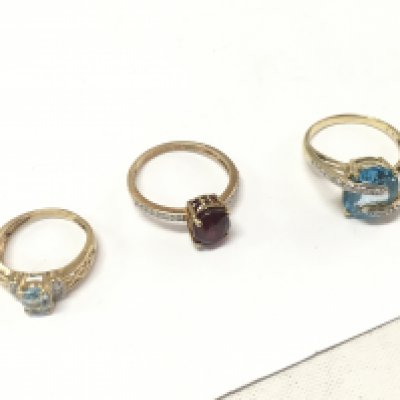 Three mixed stone 9ct gold rings. Approx weight 9.5 grams size J,R.