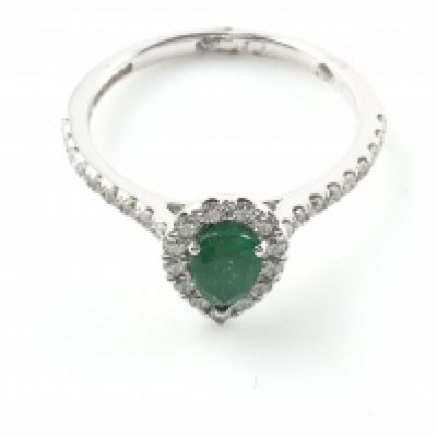 18ct white gold ring set with pear shaped emerald surrounded by diamonds and diamond set shoulders. Size L 1/2