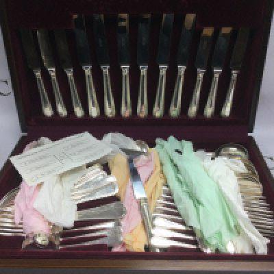 A cased canteen of silver plated cutlery. Shipping category D.