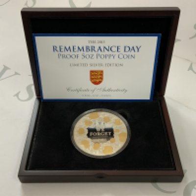 Commemorative 5OZ Remembrance day proof coin. (A)