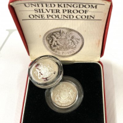 1983 First Issue &#20132660831 coin x 2 (A)