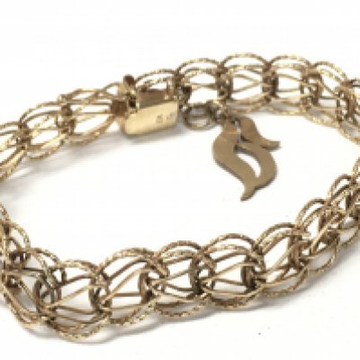 A 10k gold open link bracelet , 12.2g. Postage category A