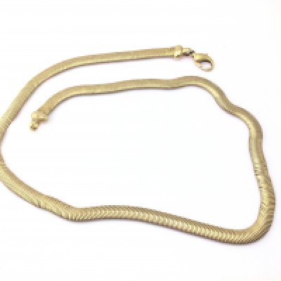 A 9ct gold snake necklace. 28.13g Postage A