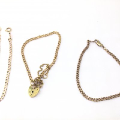 3 9ct gold bracelet. 16.06g Postage A