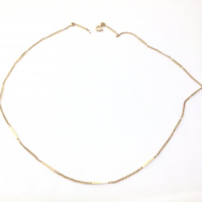 A 9ct gold bar necklace. 3.91g Postage A