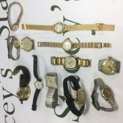 A collection of watches to include Seiko and DKNY examples. Shipping category B.