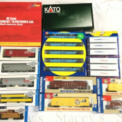 A Collection of Boxed H0 Gauge Rolling Stock Etc. By Various Makes. Walthers. Bachman. Spectrum. kato.