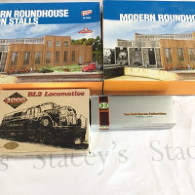 2 Boxes Containing H0 Gauge Model Kits. Rolling Stock. And 2 Locomotives.