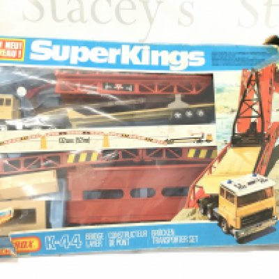 ABo Ed Matchbox Superkings Bridge layer Set #K-44. Box Is Very worn. No Reserve.