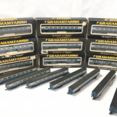 16 Boxed And Loose Graham Farish Mark 3 Coaches. No Reserve.