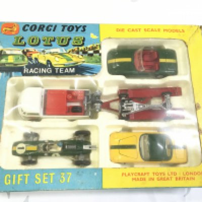 A Boxed Corgi Gift Set #37.