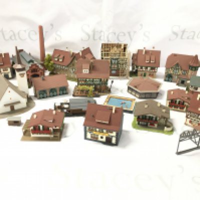 A Collection of N Gauge Built Model Kits. No Reserve.