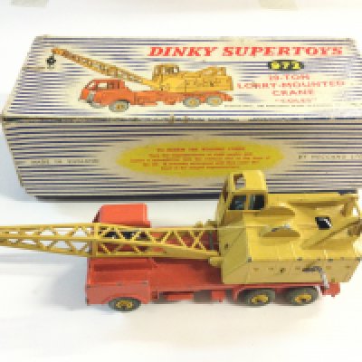 A Boxed Dinky Supertoys 20-Ton Lorry-Mounted Crane Coles. #972. A/F.