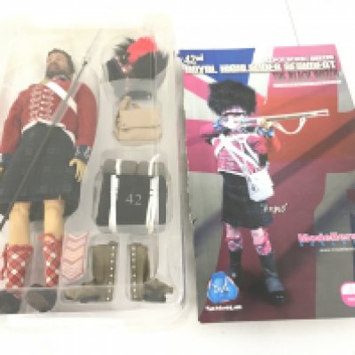 A boxed model soldier from the 42nd Royal Highlander Regiment in the Napoleonic series by Modellers Loft Exclusives. No reserve