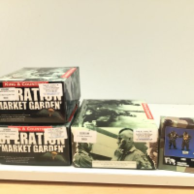 3 x boxed King and Country Minature Military models featuring MG13 Lying Para Firing Bren and MG18 Paras Manning the Piat both from the Arnhem series also from the D Day 1944 series DD70 Lt. Col Ben vandervourt. Plus Verlinden Productions 1386 USAAF bomber crew. No reserve