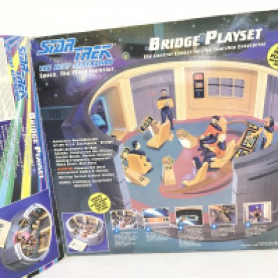 A boxed Star Trek toy by Playmates no 6103. Features from The Next Generation a Bridge Playset . No reserve