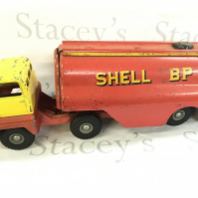 A Tri-Ang Shell/BP Petrol Tanker.