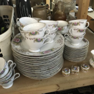 A China tea set with a floral pattern. NO RESERVE
