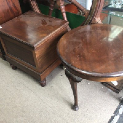 WITHDRAWN - A Victorian commode with a hinged seat and a mahogany occasional table with a circular top.(2) NO RESERVE