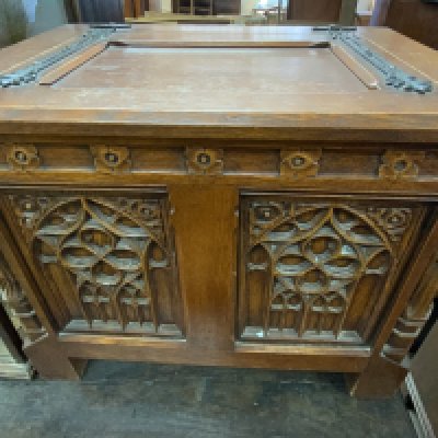 A small Gothic style oak chest. 61cm x 41cm x 51cm