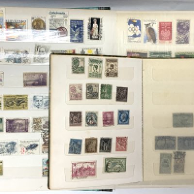 3 vintage stamp albums (C)