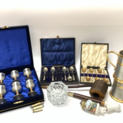 A mixture of various items. Postage category C. NO RESERVE