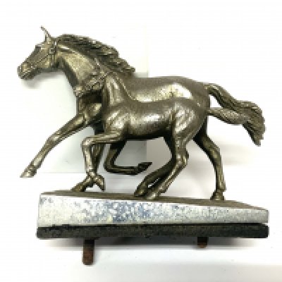 A 1920s Chrome plated Mare and Fowl mascot, 16cm x 12.5cm x 7cm. (B)