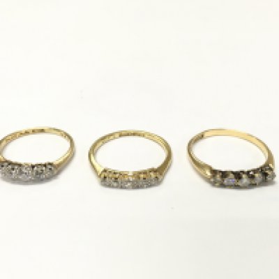 Three 18ct gold five stone rings sizes K L1/2 M1/2 approximately 5.3g