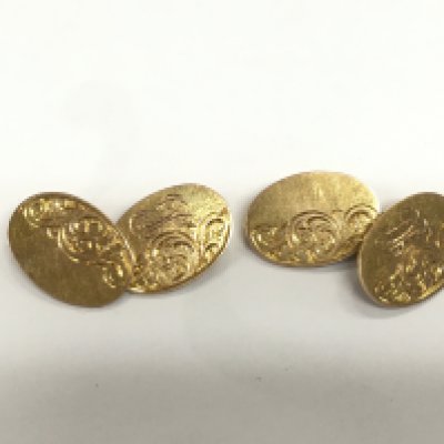 A pair of 9ct gold cufflinks, approx 7.4g. Shipping category A.