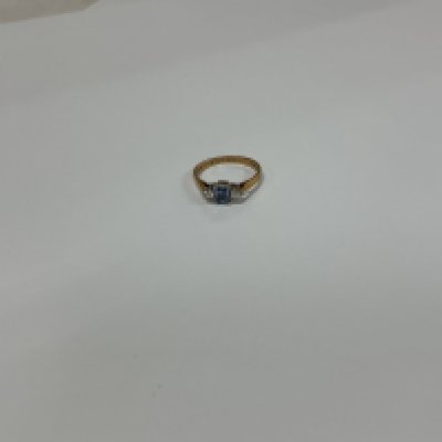 9ct Topaz and diamond ring