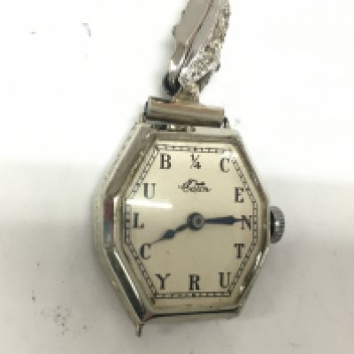 An 18ct white gold cased vintage ladies wrist watch. Approximately 17.63g