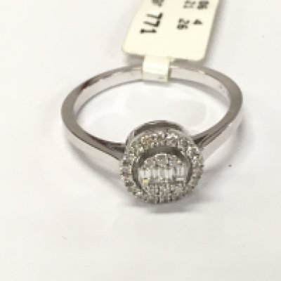 14ct white gold ring size M 1/2 along with matching earrings and a pendant. Postage B