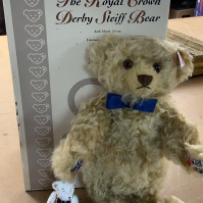 Steiff 'Royal Crown Derby Bear' Limited Edition Teddy 661464, Boxed & C.O.A. (B)
