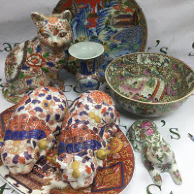 A box of Oriental ceramics including modern imari figures of cats, plates etc. Shipping category D.