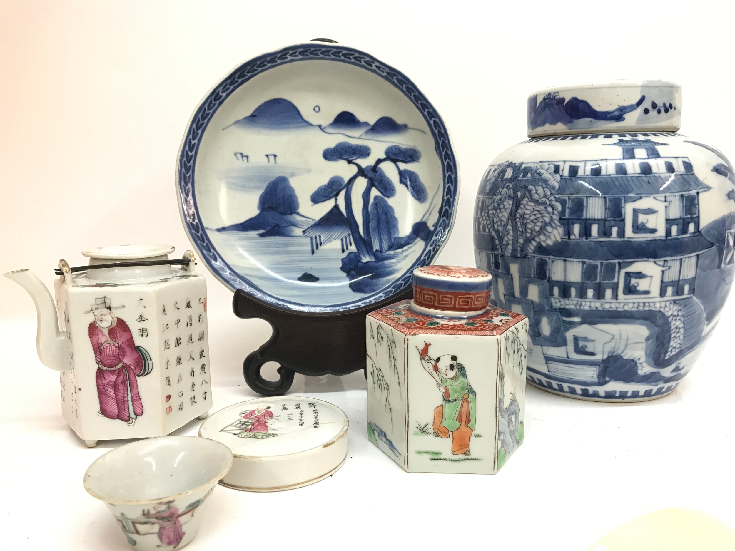 A Collection of Oriental items to include four character marked Kangxi, ginger jar (23cm tall)