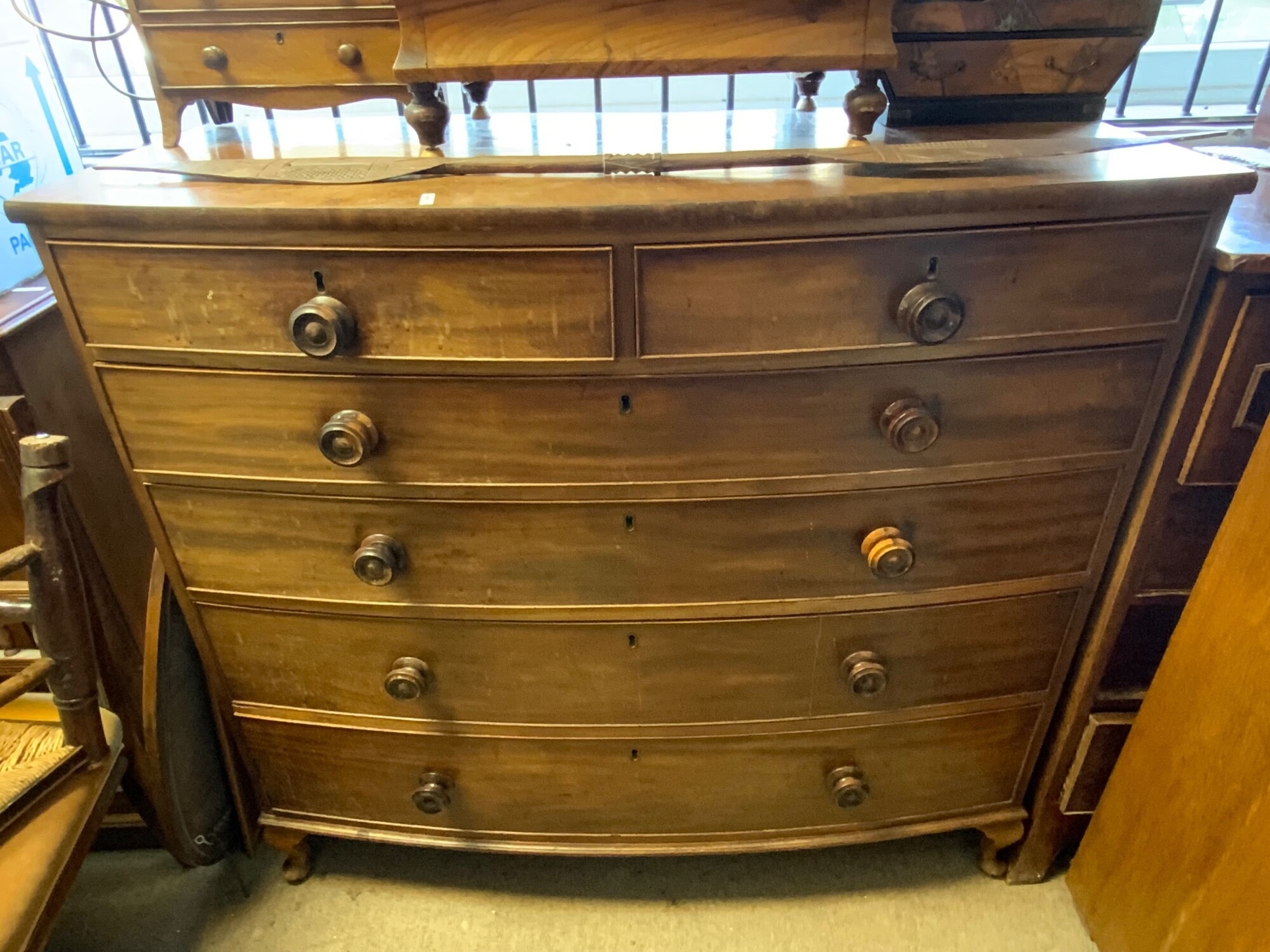 A Victorian bow fronted chest of drawers, 4 graduated long / 2 short. 48" x 44.5" x 21" TO BE SOLD WITHOUT RESERVE