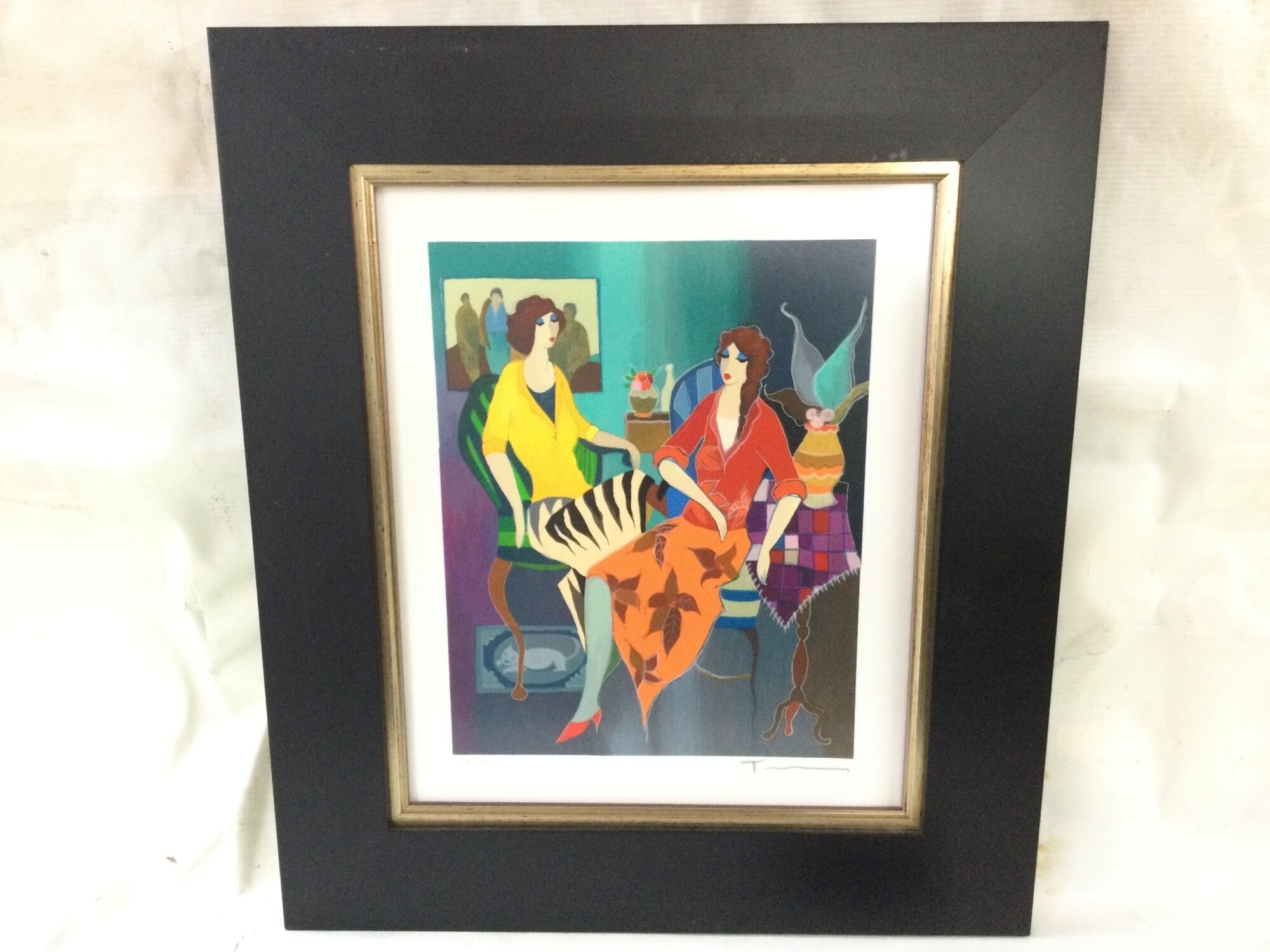 An Istak Tarkay (1935-2012) framed and signed limited edition print. Frame size 40x46Cm NO RESERVE