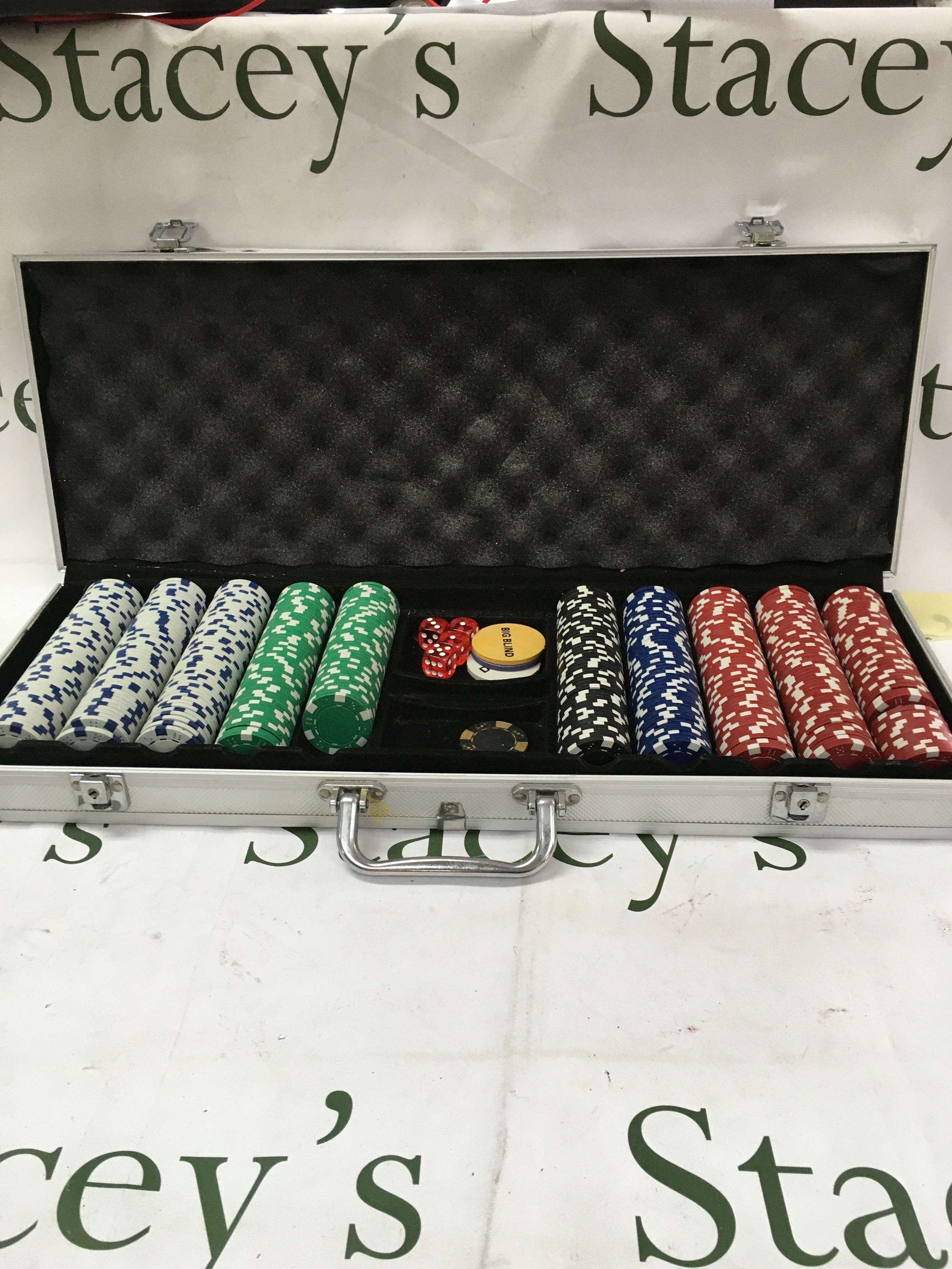 This is an incomplete poker chip set.