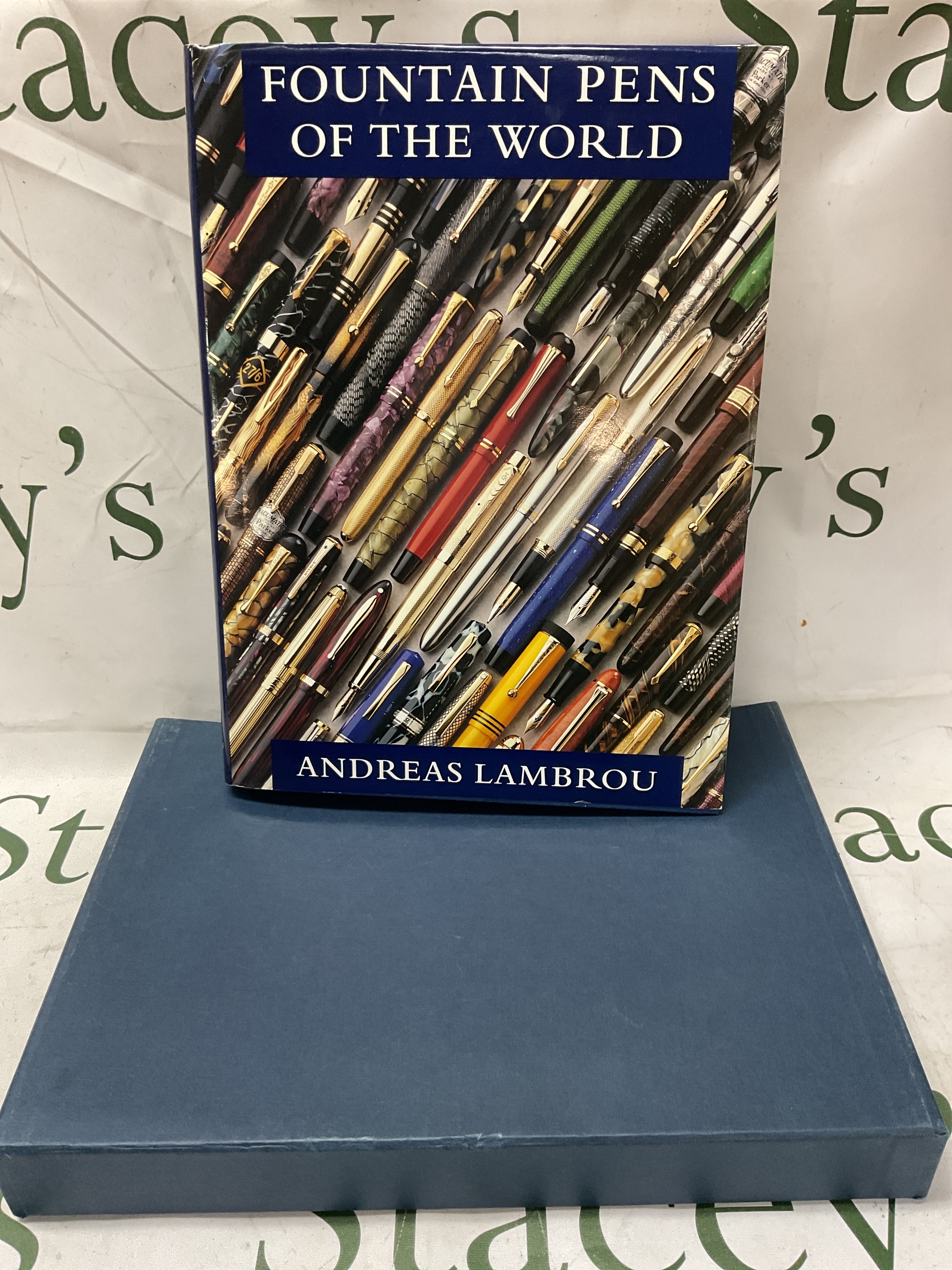 Fountain pens of the world, reference book in sleeve.