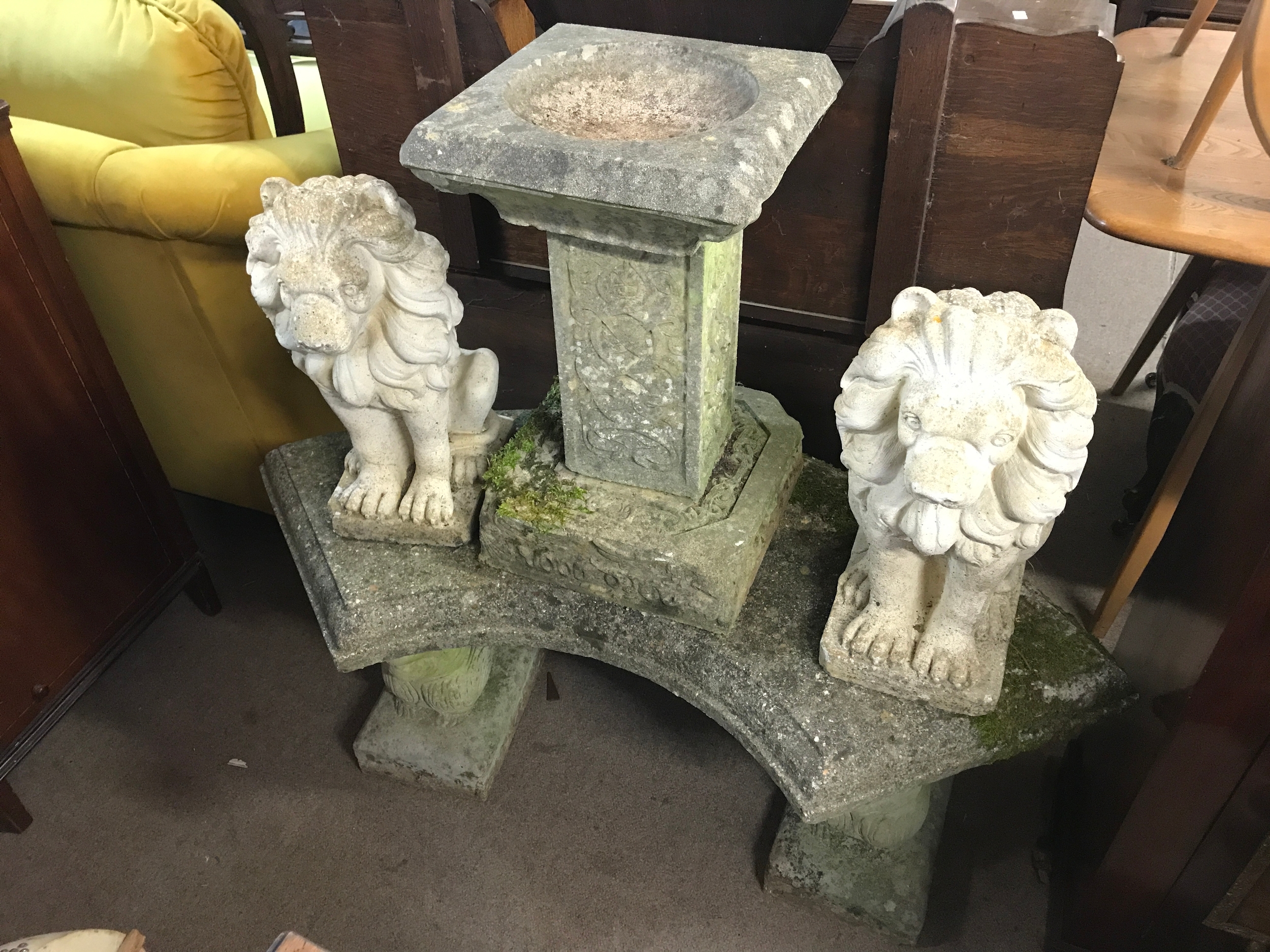 Garden items including a bird bath with a pair of seated lion statues, 100cm tall