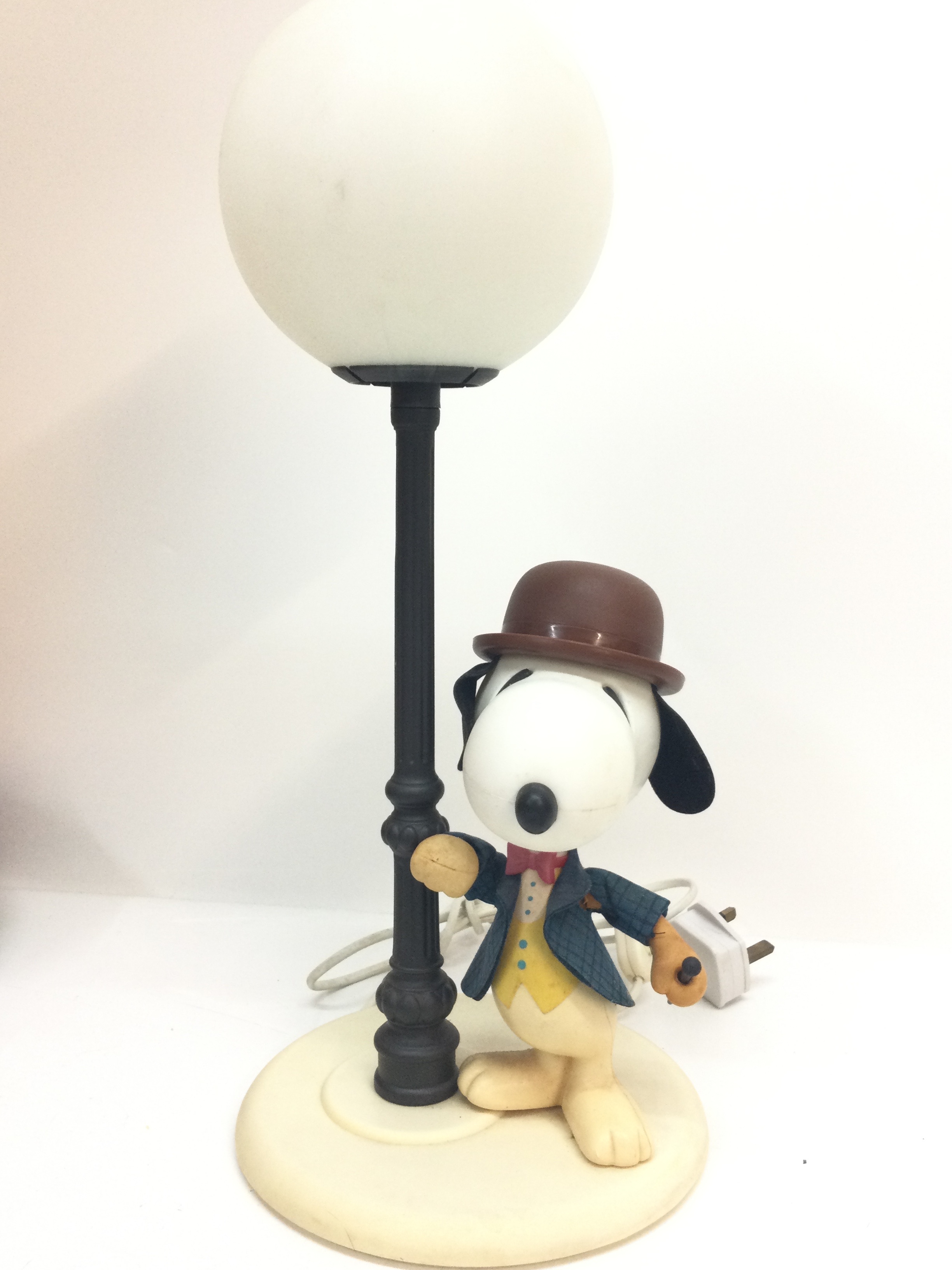 A Nuova Linea Snoopy lamp, 51cm tall