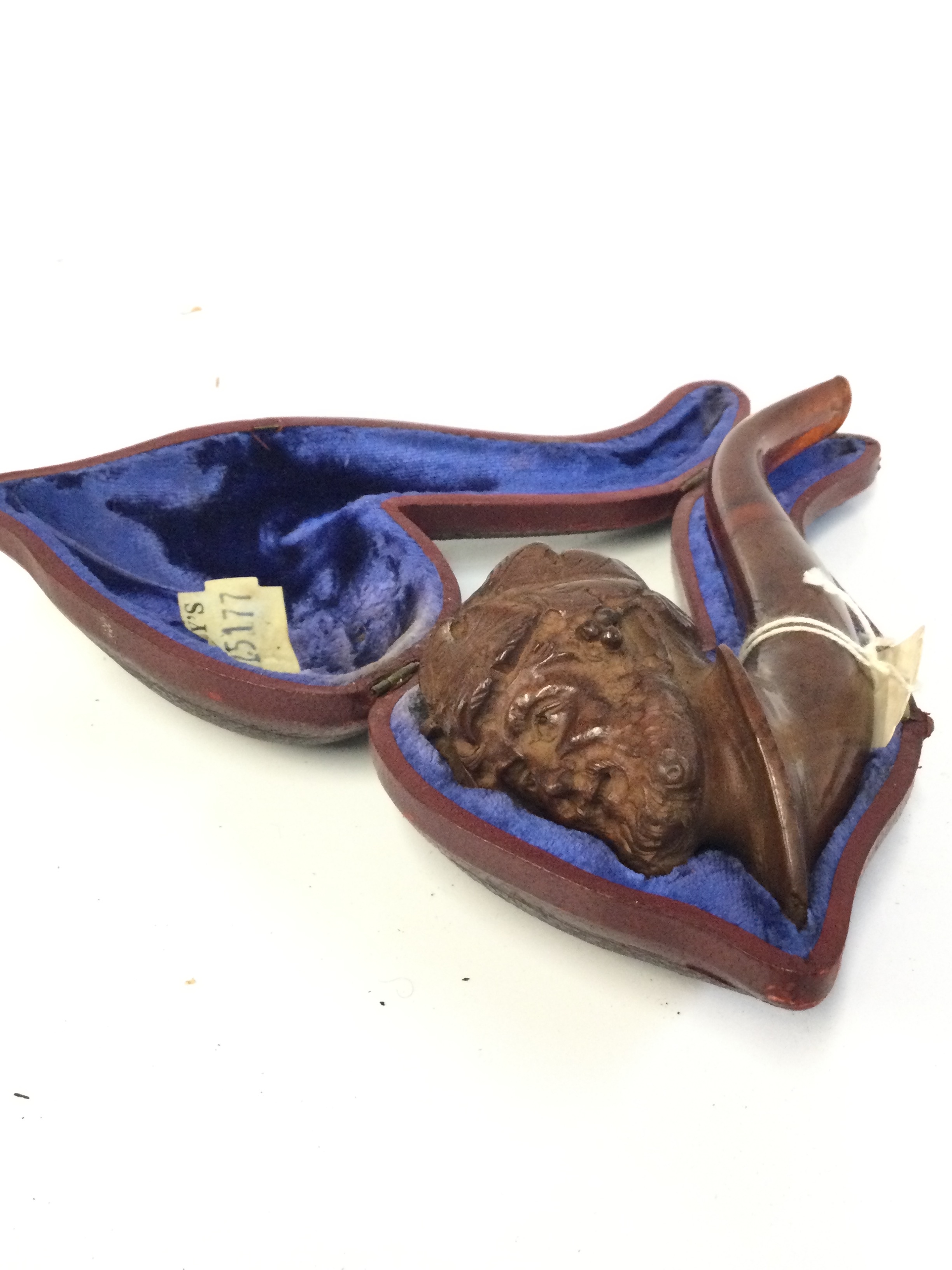 A cased walnut green man tobacco pipe, 15cm long 
