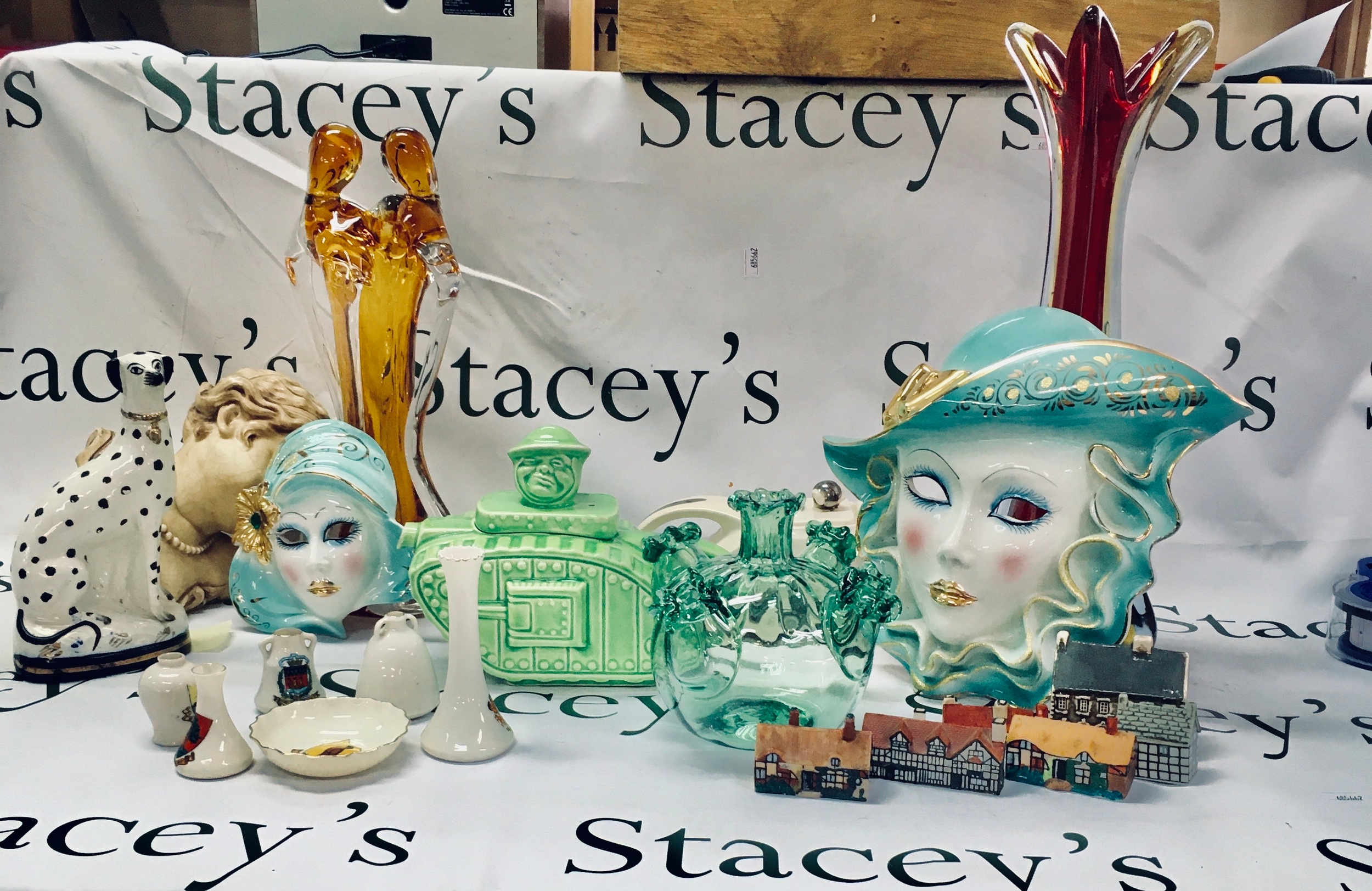 Mixed collection of ceramics