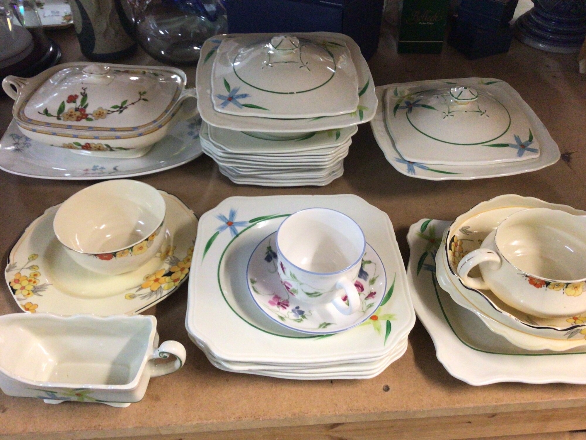 A Mid 20th Century Empire dinner service with a floral pattern and other ceramics NO RESERVE