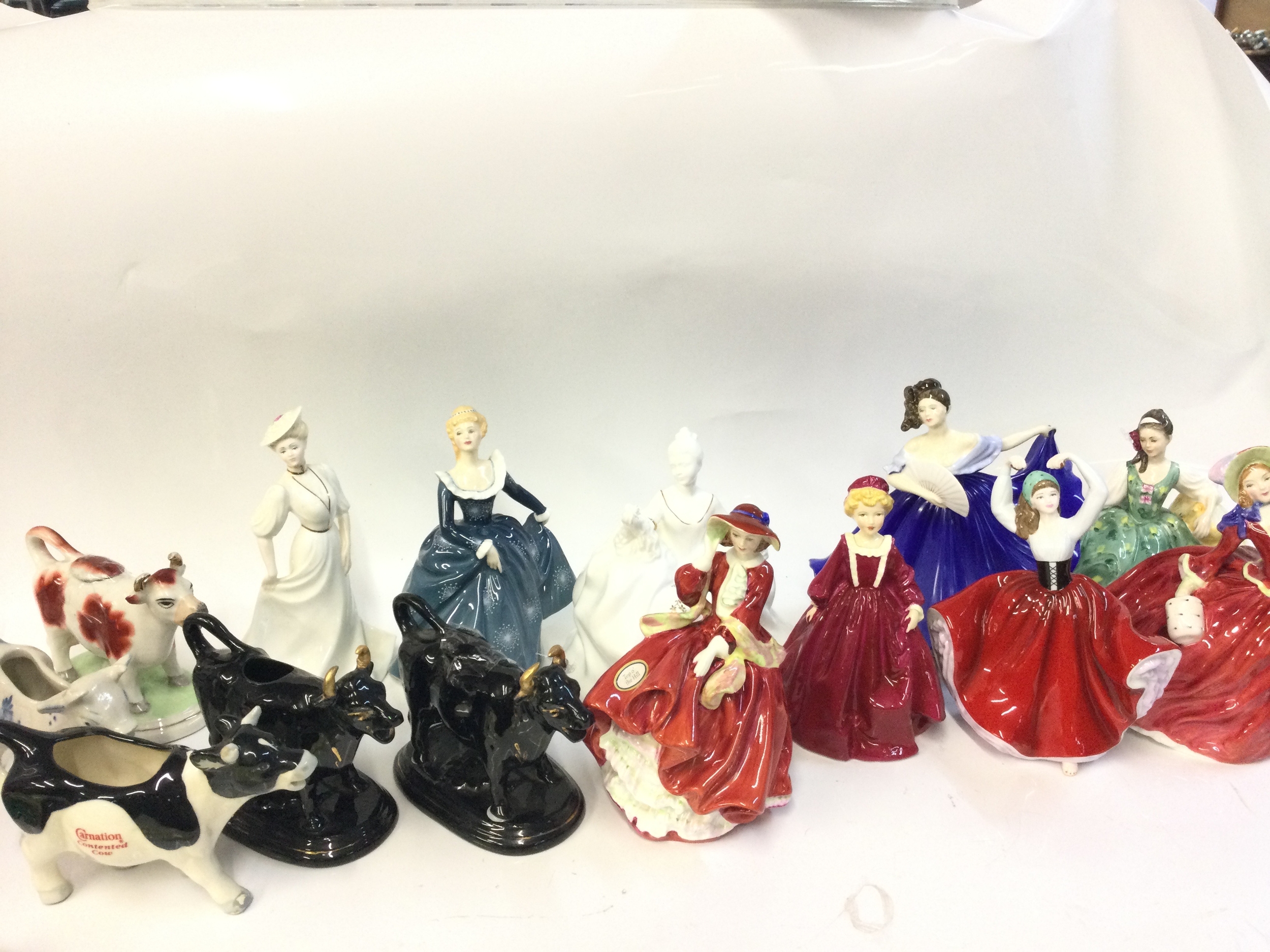 A collection of Royal Doulton porcelain