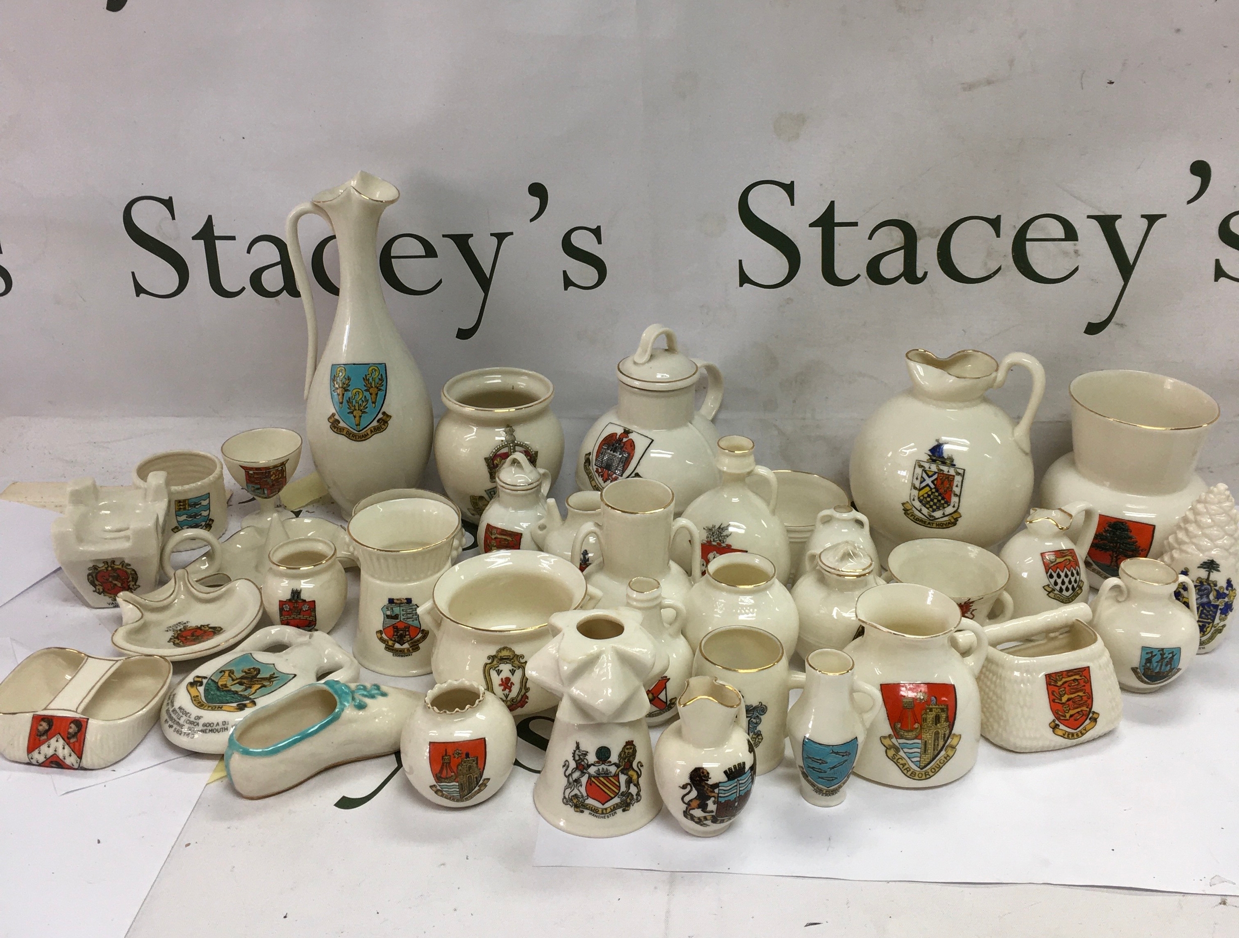 A collection of vintage crested china goss ware. They 