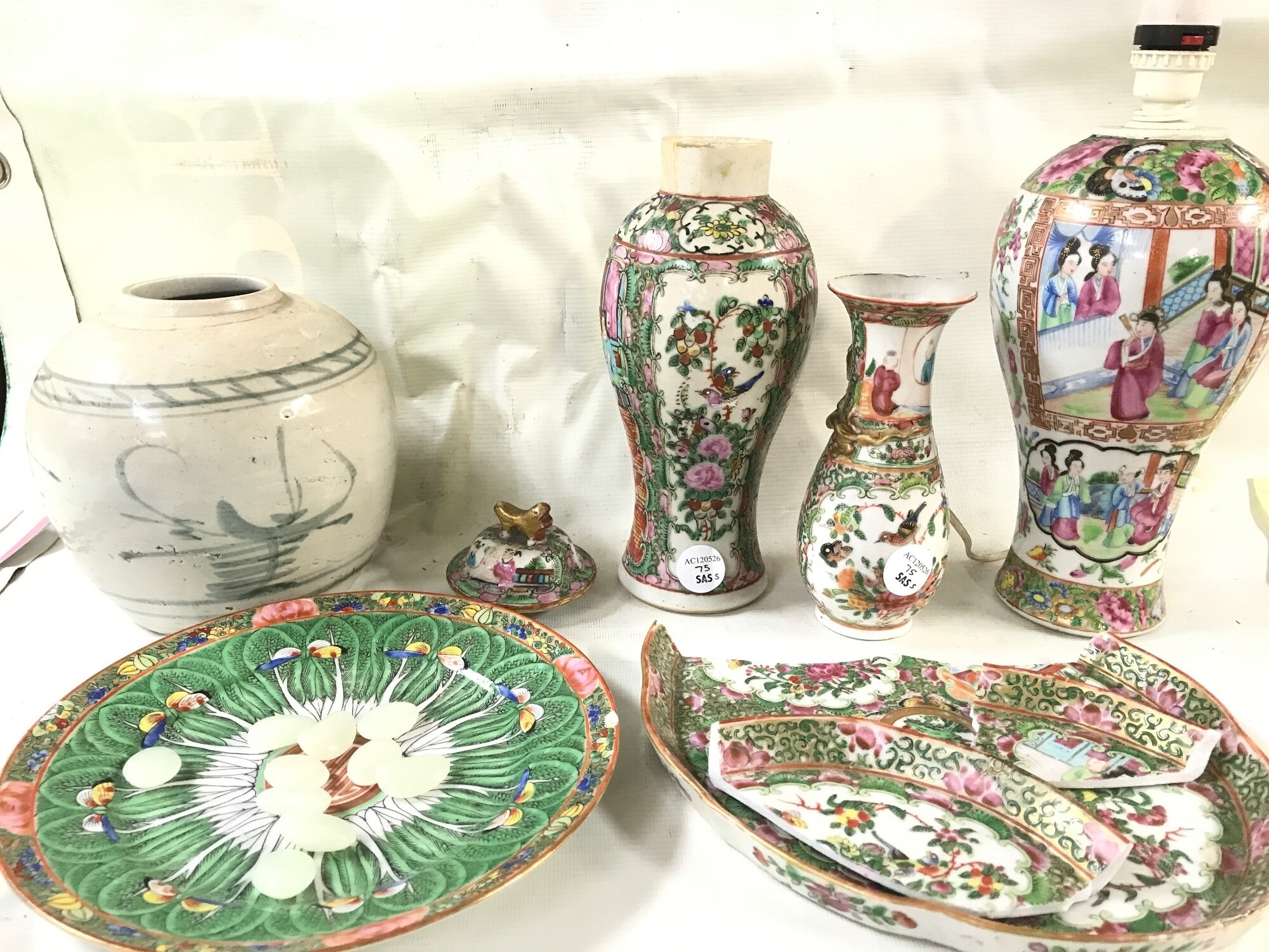 Chinese ceramics including famille rose, famille verte cabbage leaf plate etc NO RESERVE