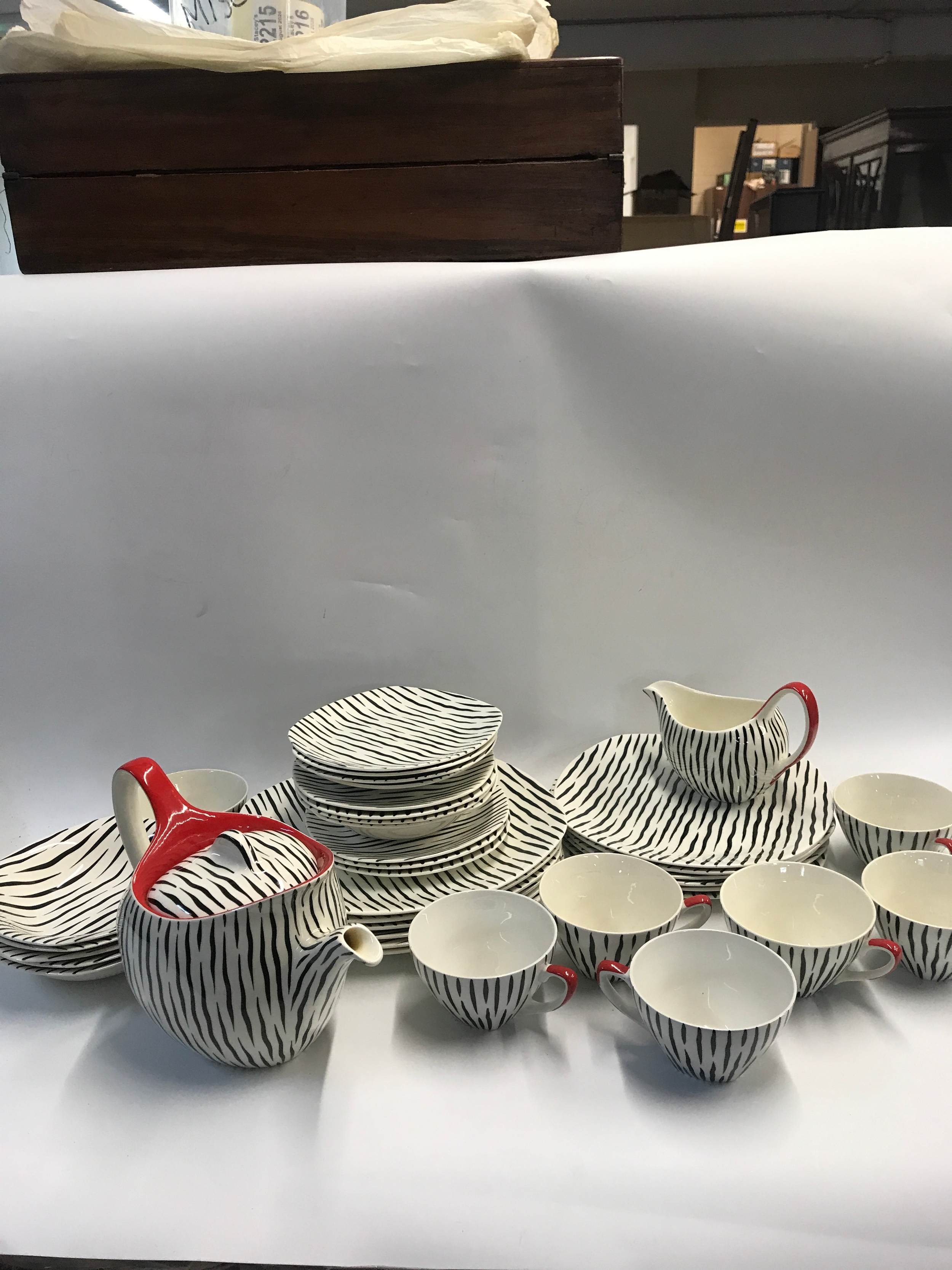 Vintage middle century tableware in the Zambesi pattern. 