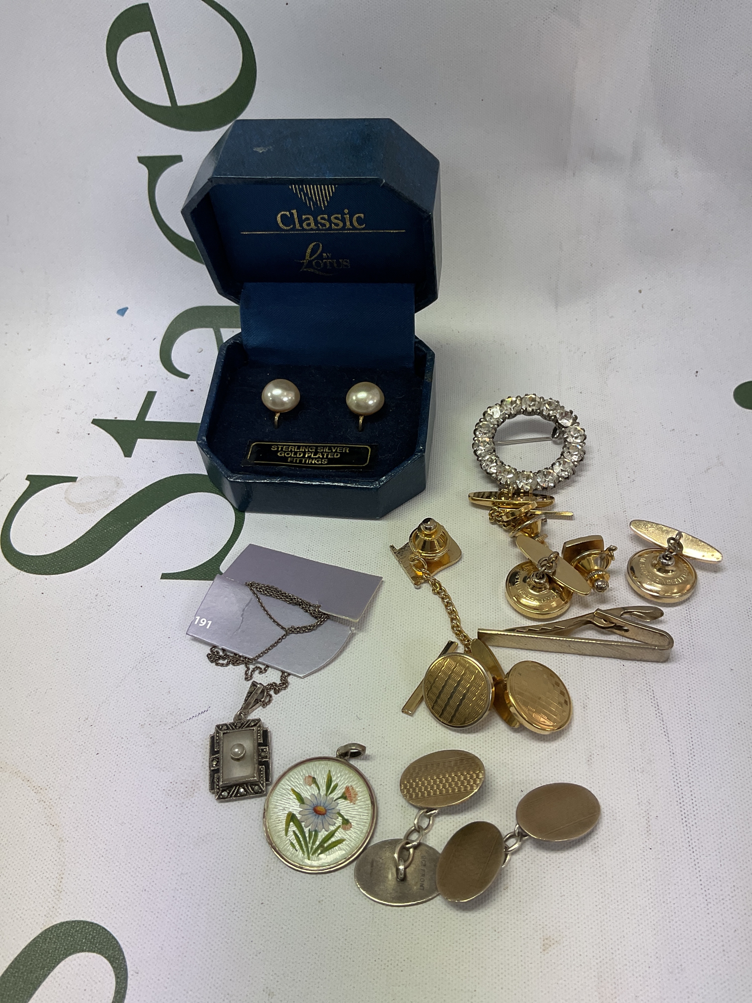 Qty dress jewellery to inc silver earrings, cufflinks, necklace etc.
