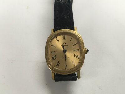 A ladies omega de ville quartz watch not seen working.